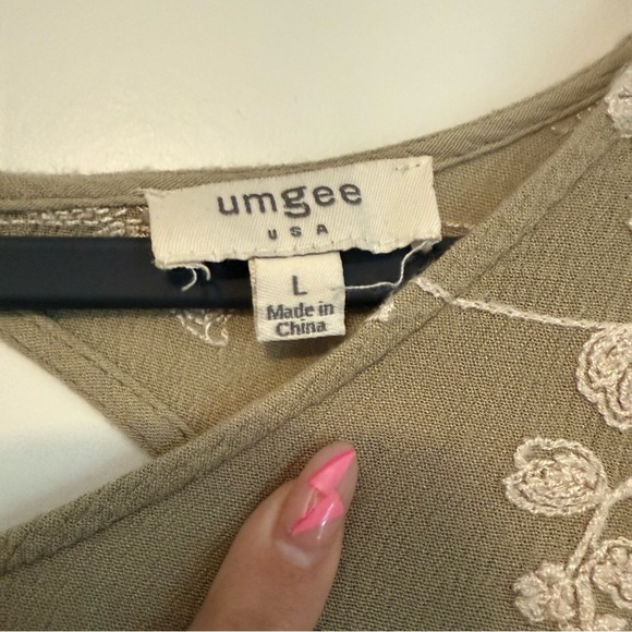 Umgee Green Floral Blouse - Picture 2 of 8